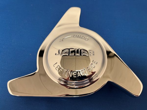 Jaguar 3 Ear Steel Spinner LH (K359)